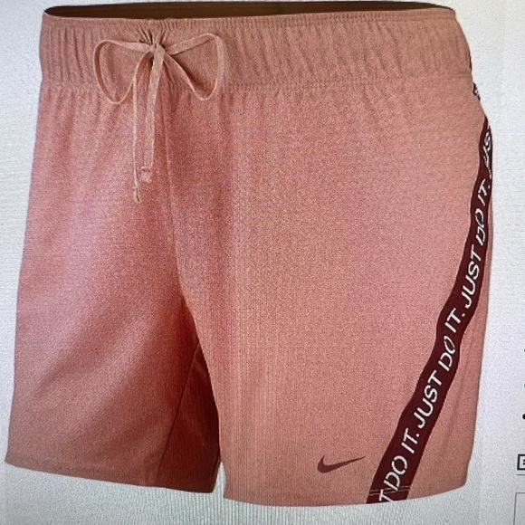 Nike xs women’s shorts. - Picture 1 of 6